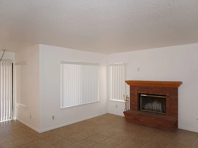 25955 La Barca Rd — Photo 10
