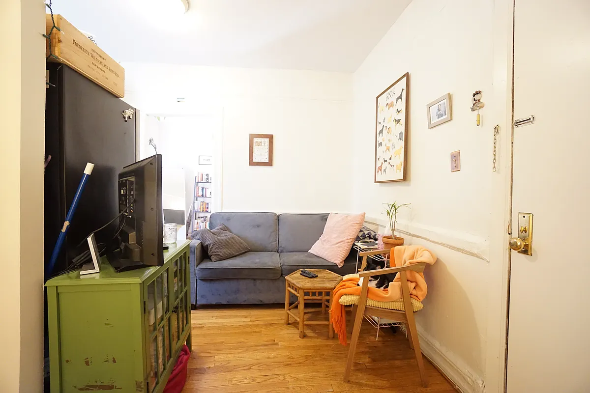 Building Photo - 370 Bedford Ave #15