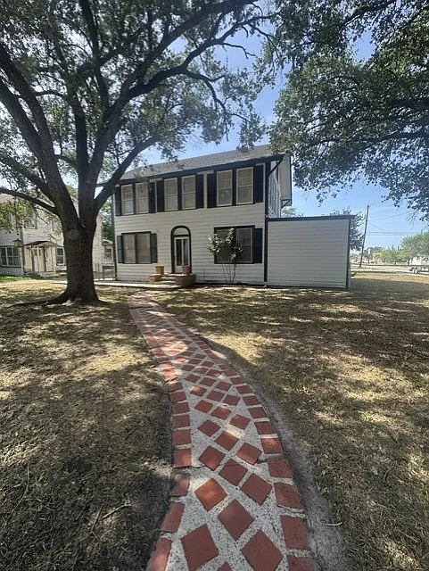 704 W Richard Ave #B1