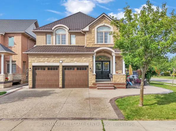 2 Janetville St, Brampton, ON L6P 2A3