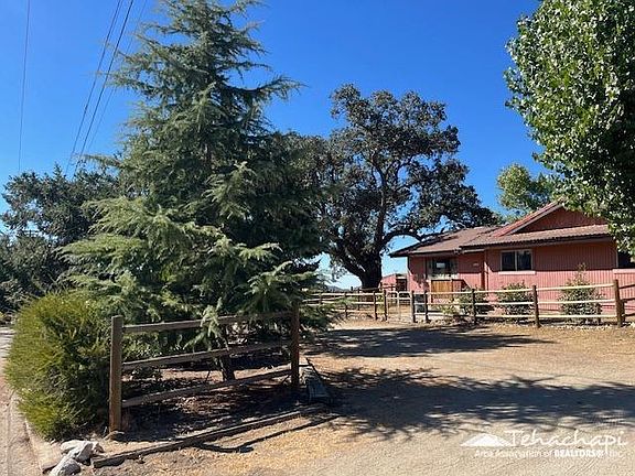 5th image of 26141 Bear Valley Rd