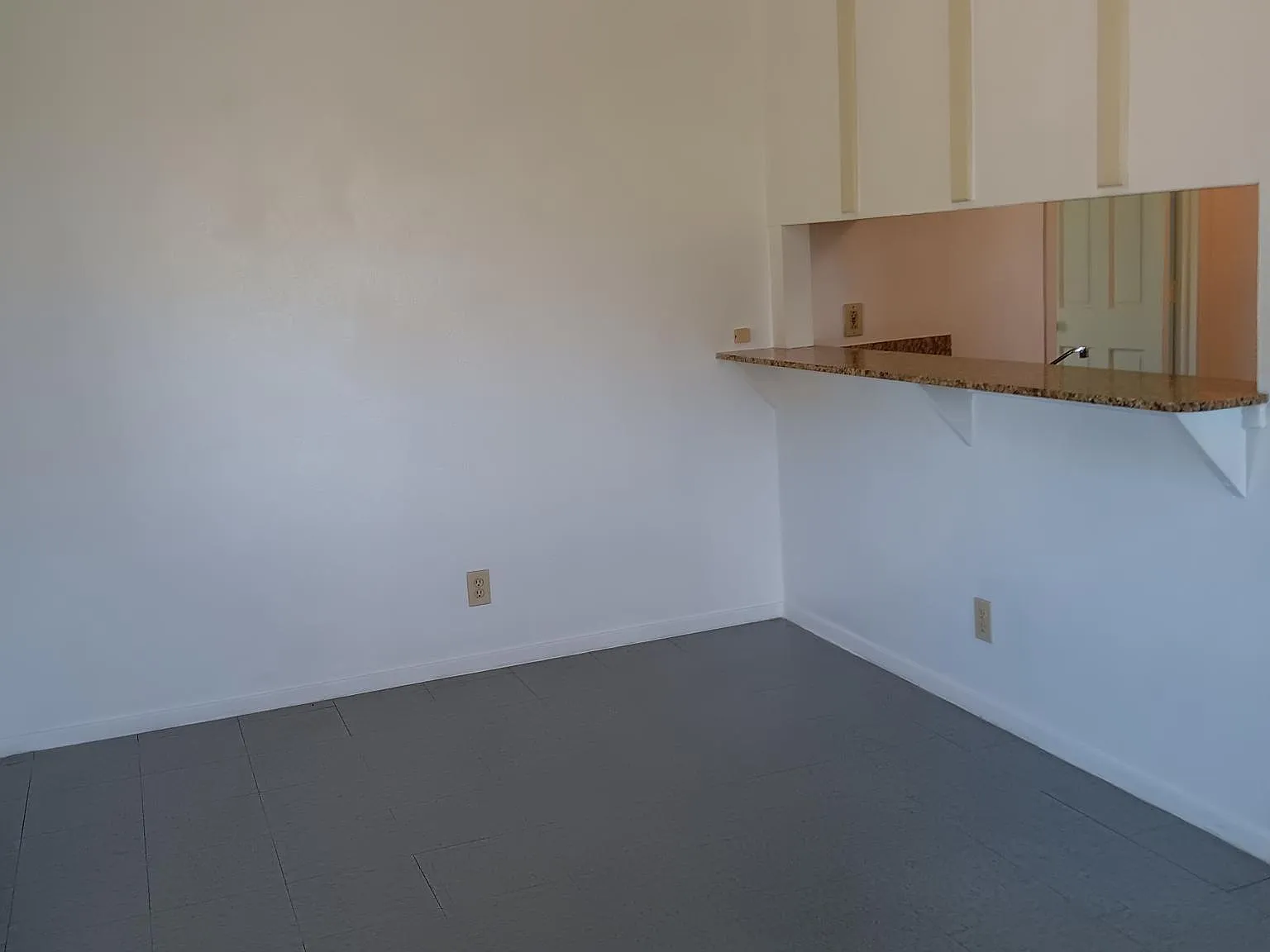 2 bed, 900 sqft, $1,125 — Photo 3