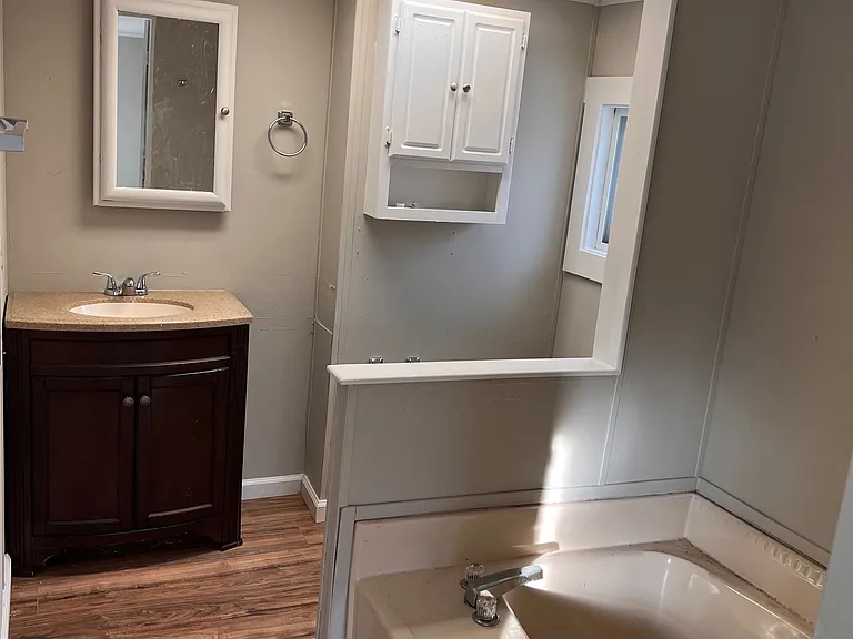109 S West Ln #5 — Photo 5