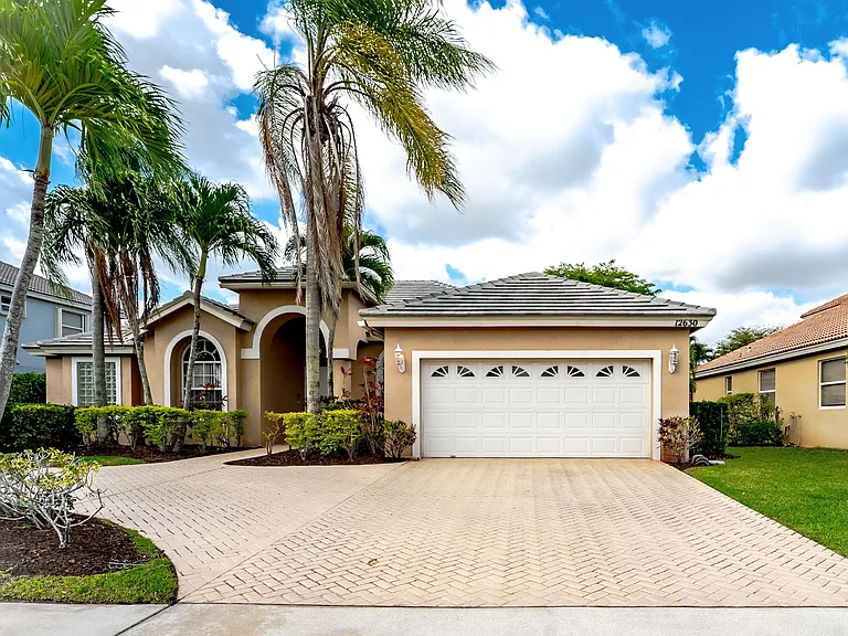 12630 Torbay Dr — Photo 37