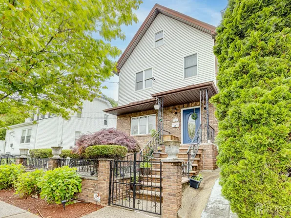 393 Hamilton St, Rahway, NJ 07065