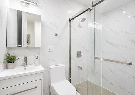 Bathroom, photo 1