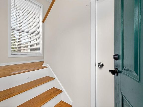 2nd image of 204 Wynnes Ridge Cir SE