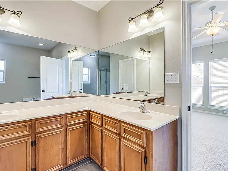 5810 Aava — Photo 35