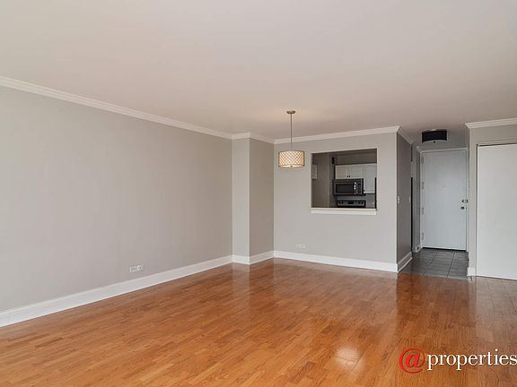 Kitchen / Living Room