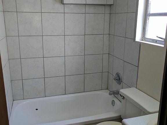 5th image of 714 S Oak St #B