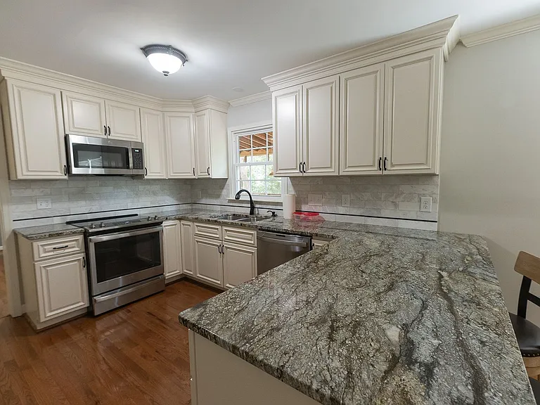 5517 Robinridge Rd — Photo 11