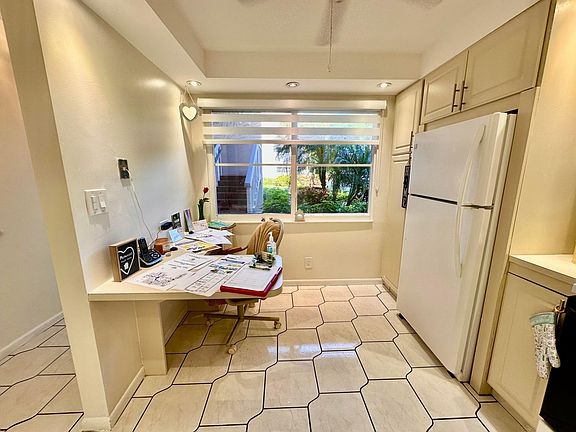 4th image of 2006 Granada Drive #B1