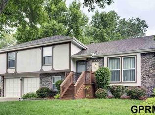 808 Douglas Dr, Bellevue, NE 68005