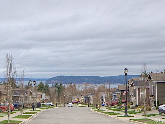 2nd image of 8622 Vashon Dr NE