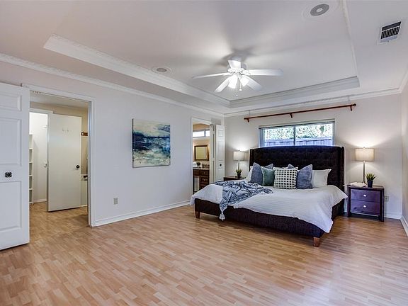 3rd image of 2207 Golden Willow Ln