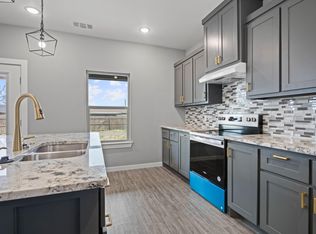 310 E 16th St, Wolfforth, TX 79382