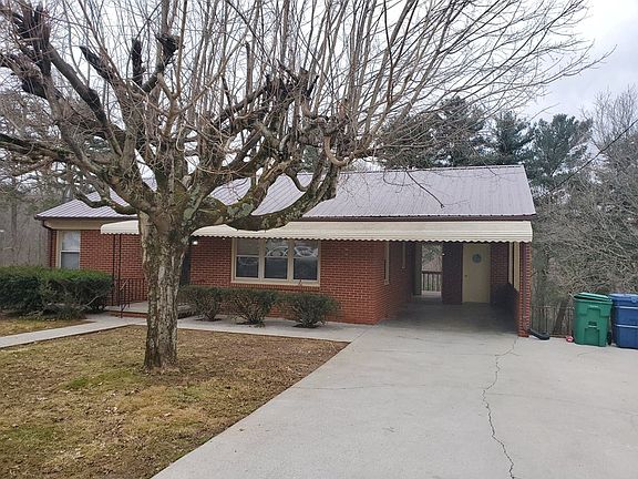 3rd image of 404 Highland Dr