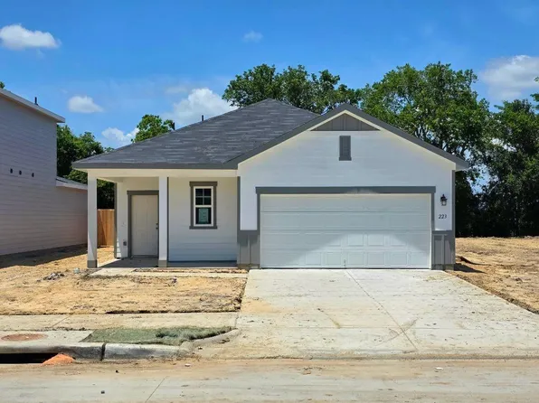 223 Flagstone Dr, Liberty, TX 77575