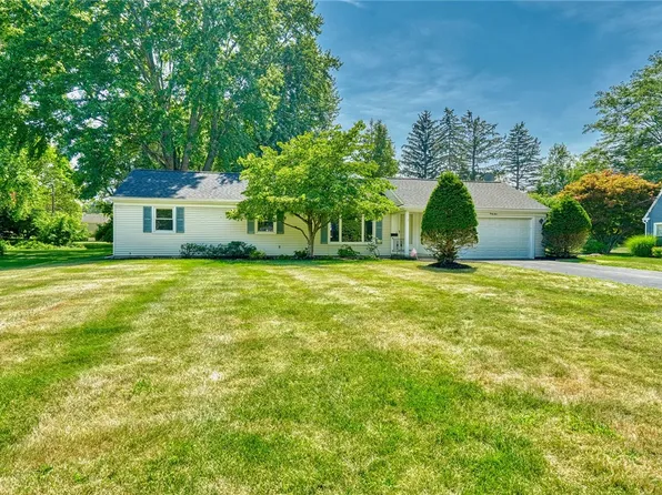 44 Duncott Rd, Fairport, NY 14450