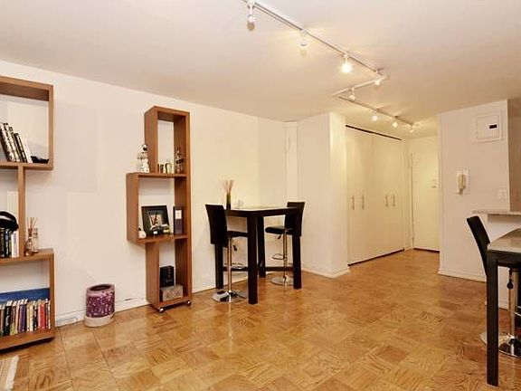 Living Room (Alt View)