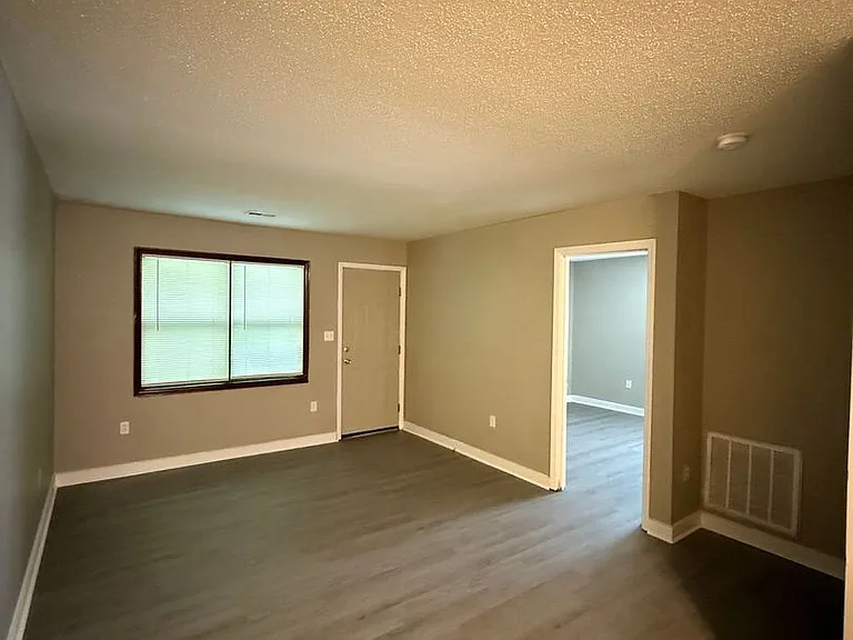 2146 Charles St #6 — Photo 6