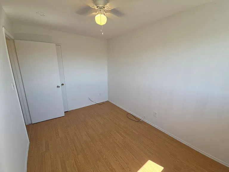 L Street Duplex — Photo 11