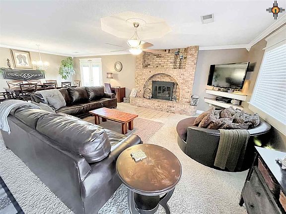 3rd image of 3529 N Northwest Dr