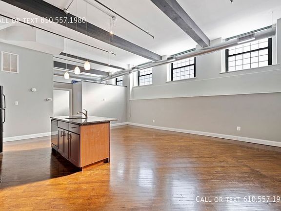3rd image of 200 Lincoln Ave #118