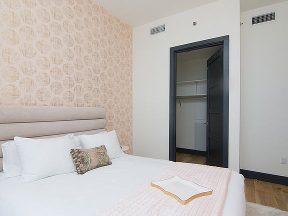 5th image of 10 Montieth St APT 618