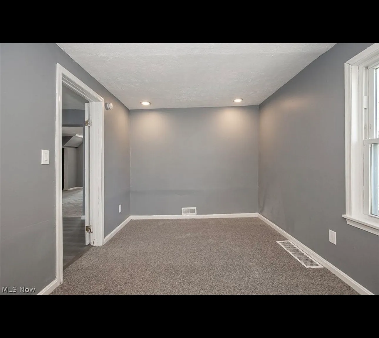 2 bed, 900 sqft, $1,125 — Photo 1
