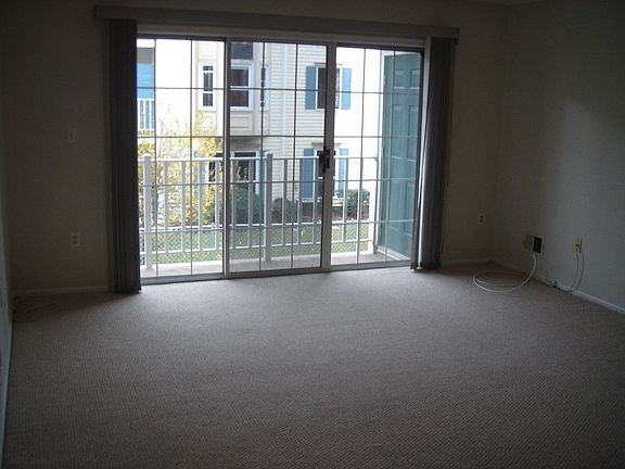 Living Room with porch
