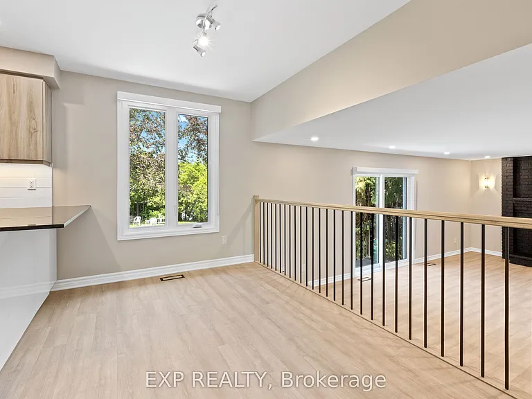 869 Maryland Ave — Photo 9