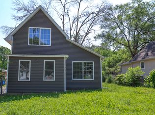 1915 22nd St, Des Moines, IA 50310