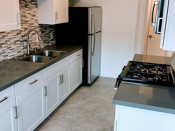 4th image of 3167 Lincoln Ave #3167