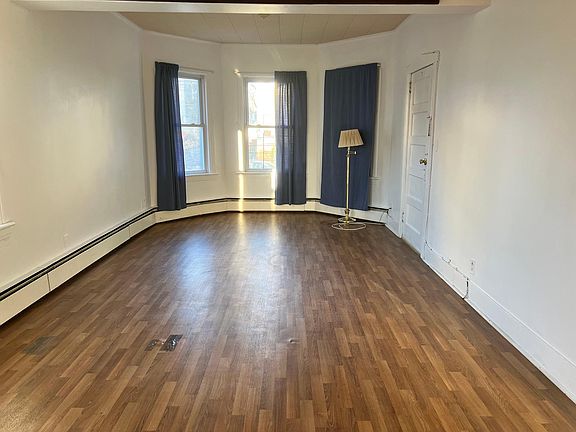 Living/Dining Area