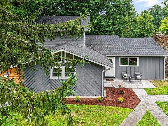 3rd image of 285 Vanover Ln