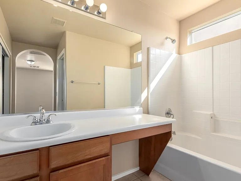 1621 E Ash Ave — Photo 13