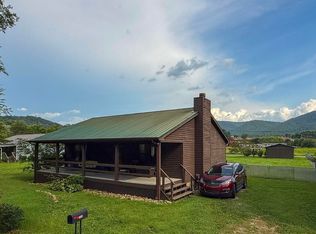153 Padgett Mill Rd, Cosby, TN 37722