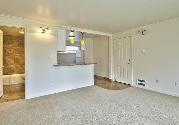 3rd image of 254 4th Ave