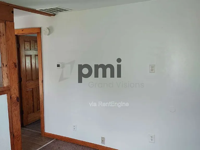 1719 W Olive St — Photo 11