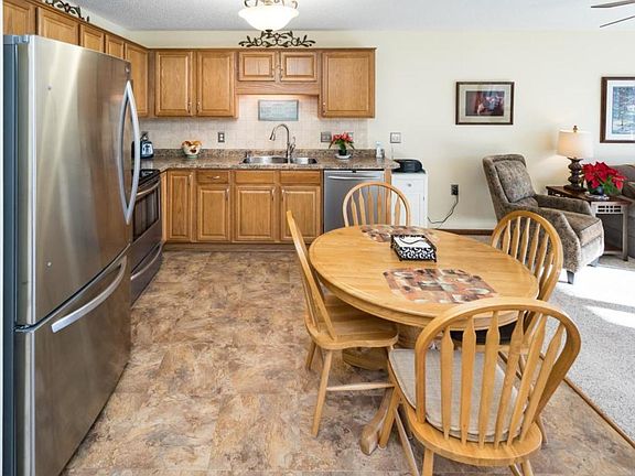 5th image of 18400 Euclid St APT 355