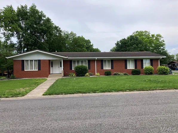 110 N Magnolia St, Trenton, IL 62293