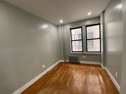 5th image of 21 Fort Washington Ave