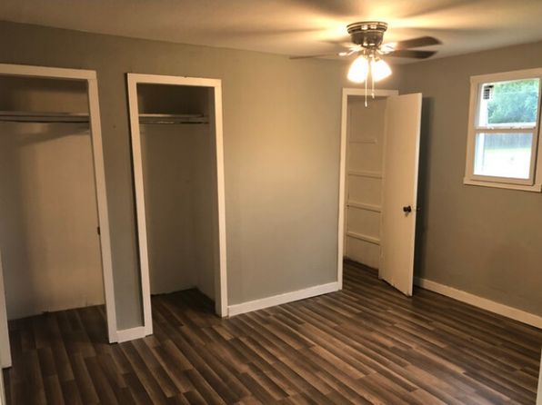 402 E Walnut St, Whitewright, TX 75491
