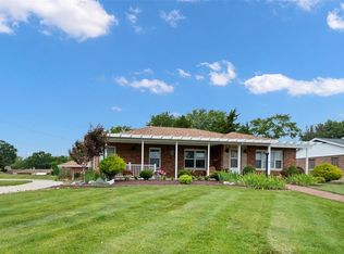8411 Valcour Ave, Saint Louis, MO 63123
