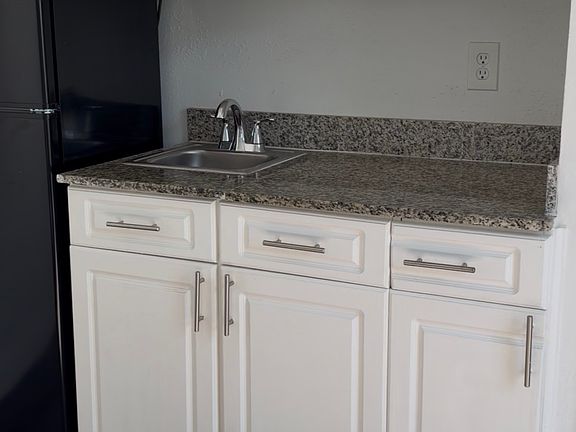 5th image of 6822 NW 29th St