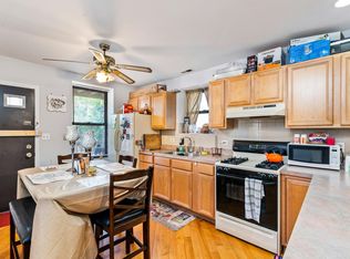 1152 W Taylor St #2, Chicago, IL 60607