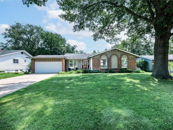 518 Marie Ln, Ballwin, MO 63011