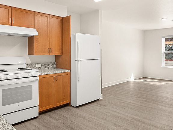 3rd image of 1623 Cypress Ln #63ed41695