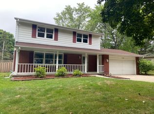 1128 Canterbury Rd, Green Bay, WI 54304